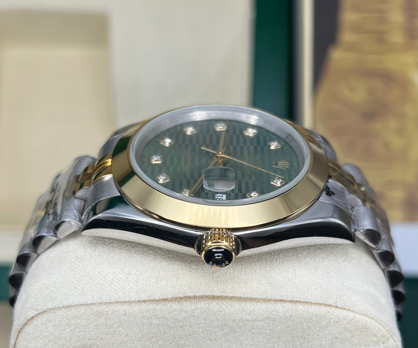 Green Diamond Automatic – Jubilee Chain